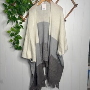 NWT LAUREN CONRAD Womens Poncho Shawl OS Cozy Slouchy Sweater Knit Gray